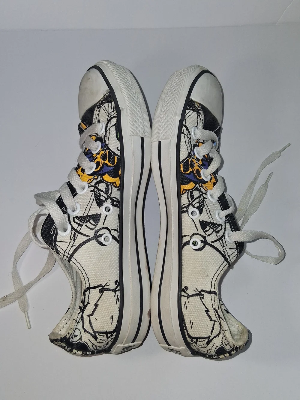 CONVERSE ALL STAR Canvas Sneakers in White with Graphics KidsYouth Size 4.5